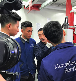 奔馳拍攝花絮_北京凱瑪-宣傳片拍攝制作公司-專(zhuān)業(yè)宣傳片拍攝,企業(yè)宣傳片,宣傳片制作